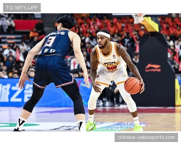 深圳防守专注度问题 史密斯阿立兹外线防守投入需加强